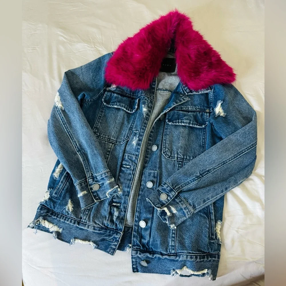 Blanknyc Oversized Jean Jacket w/ Removeable Fur Collar - Picture 2 of 2